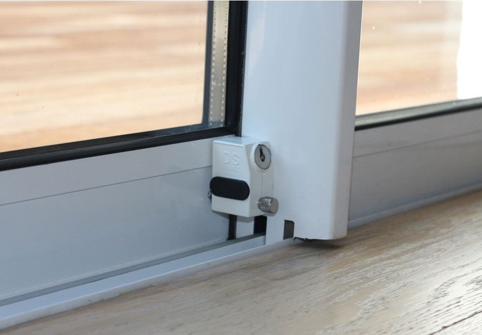 2 pièces Daimay Verrouillage de la fenêtre coulissante Alliage daluminium Cadre de porte Verrou de sécurité réglable avec des clés 